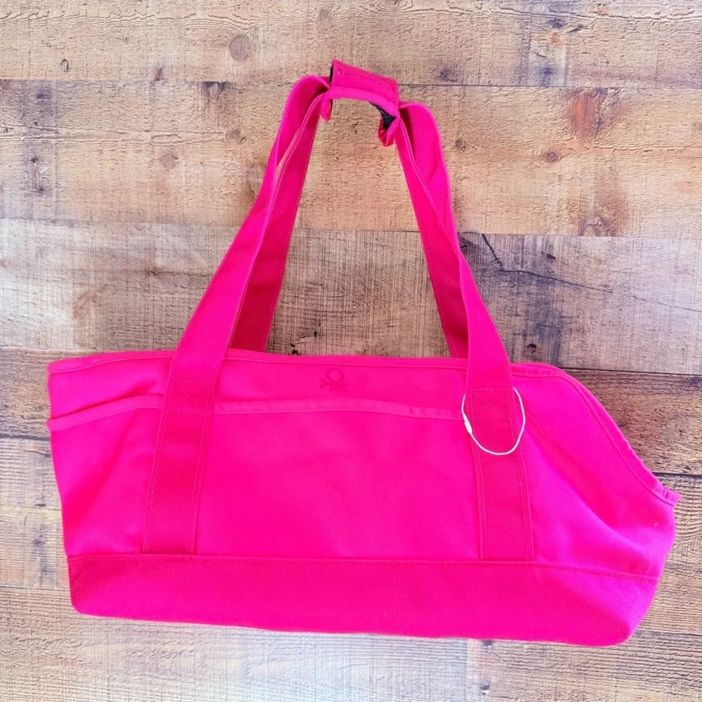 United Colors Of Benetton nwot pet
